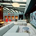 Up Hotell 4*
