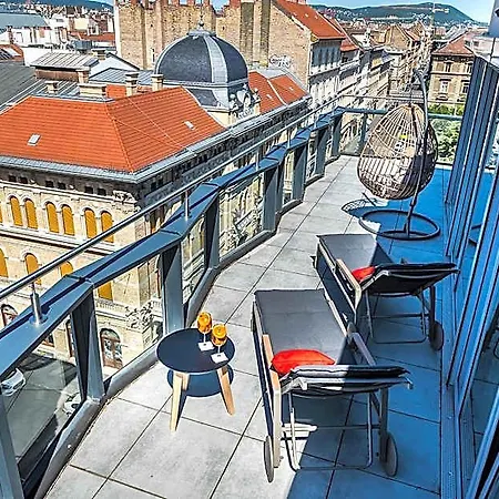 Up 4* Budapeszt
